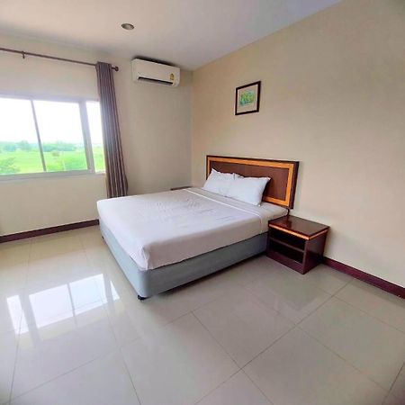 Kp Hotel Udonthani Kumphawapi Экстерьер фото