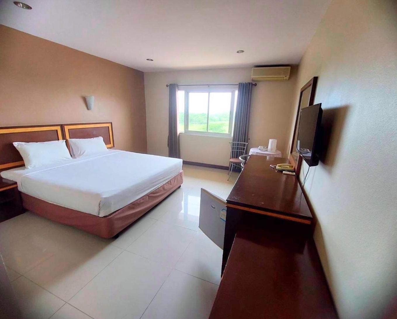 Kp Hotel Udonthani Kumphawapi Экстерьер фото